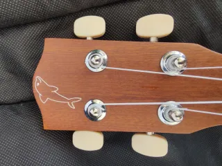 Ukelele Mahimahi con funda y afinador de pinza