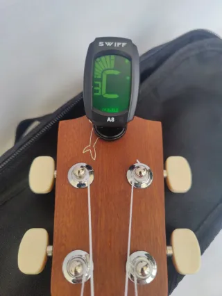 Ukelele Mahimahi con funda y afinador de pinza