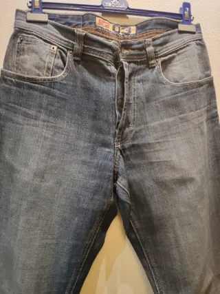 Jeans ajustados lavados