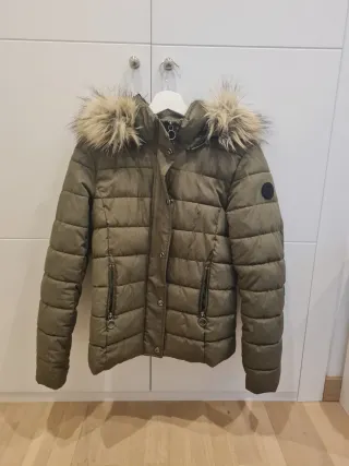 Cazadora ONLY verde con capucha