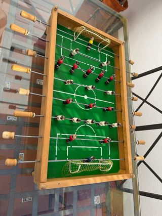 Futbolín de mesa antiguo