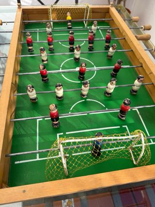 Futbolín de mesa antiguo