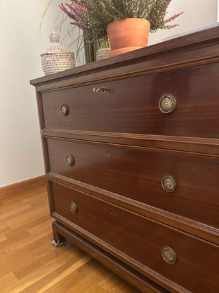 Cómoda antigua madera maciza caoba