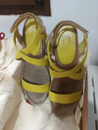 Camper. REBAJAS! cuña de madera verde lima,