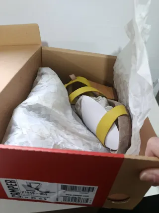 Camper. REBAJAS! cuña de madera verde lima,