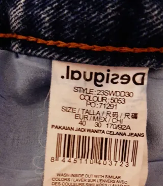 Shorts Desigual Talla 40 con aplicaciones