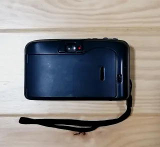 Cámara Nikon Zoom M210 AF con funda