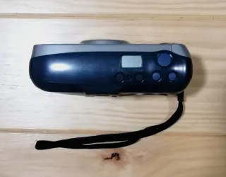 Cámara Nikon Zoom M210 AF con funda