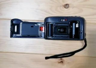 Cámara Nikon Zoom M210 AF con funda