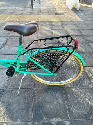 Bicicleta urbana verde agua