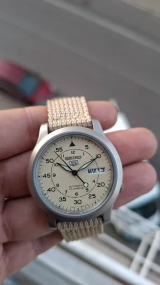 NOS Seiko 5 Sports 7S26 SNK803K2 Automático Beige