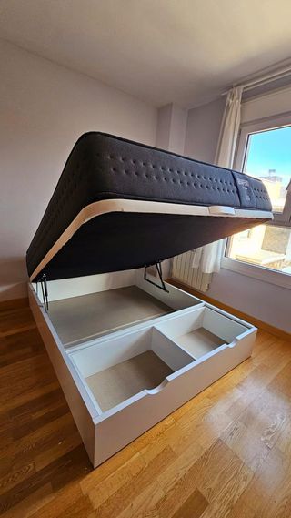 Camas: Canape abatible de madera. Colchones visco