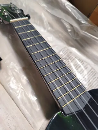 Martin Smith UK-212-BK Ukelele con funda y púa