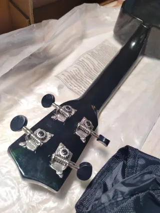 Martin Smith UK-212-BK Ukelele con funda y púa