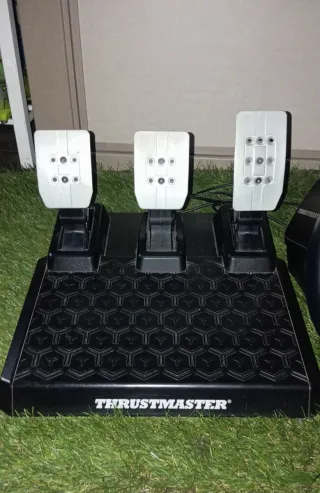 Volante Thrustmaster T248 para PC/PS5/PS4