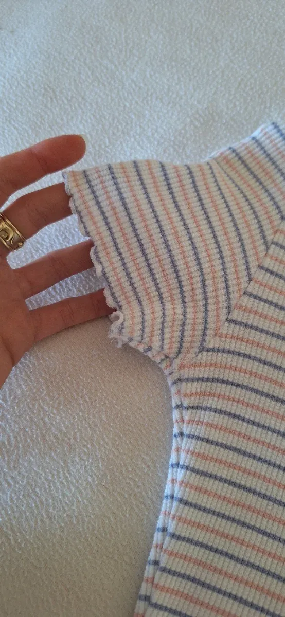 Top de rayas rosas y azules