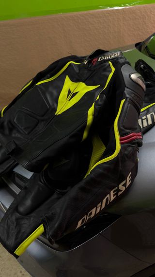 Mono Dainese Laguna Seca 4 Talla 52