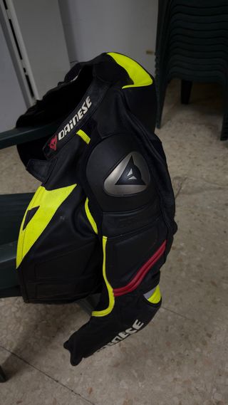 Mono Dainese Laguna Seca 4 Talla 52