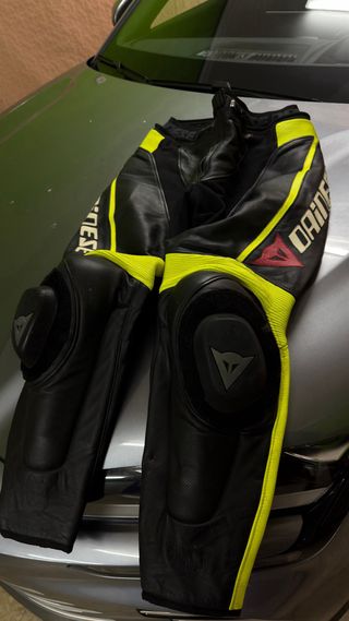 Mono Dainese Laguna Seca 4 Talla 52