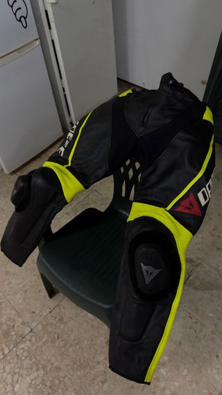Mono Dainese Laguna Seca 4 Talla 52