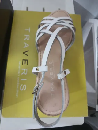 Sandalias TRAVERIS cuña blancas comodísimas