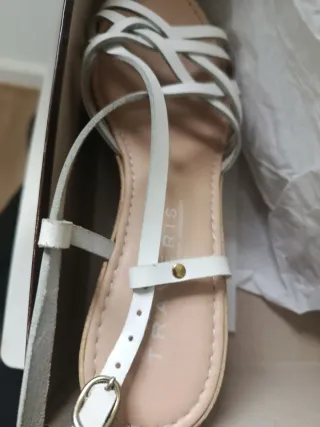 Sandalias TRAVERIS cuña blancas comodísimas