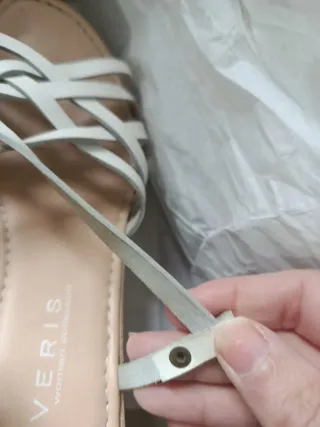 Sandalias TRAVERIS cuña blancas comodísimas