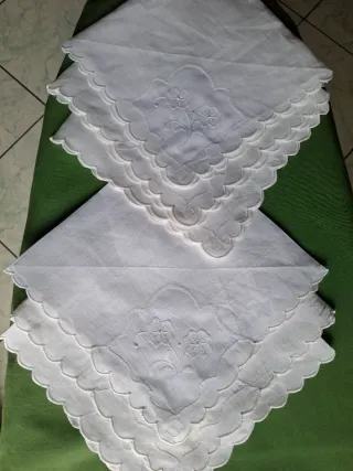 Sei tovaglioli in lino ricamati