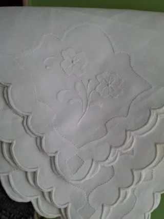 Sei tovaglioli in lino ricamati