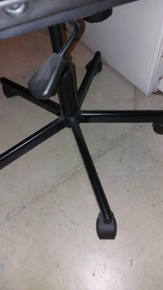 Silla de oficina negra