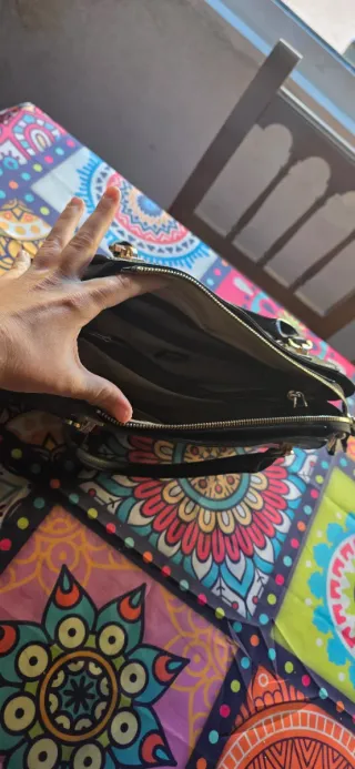 Bolso Guess Negro Grande