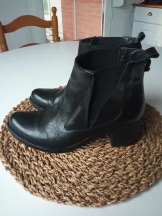 Botines de cuero negros