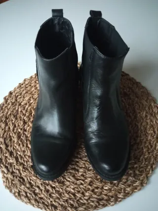 Botines de cuero negros