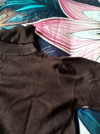 Maglione collo alto marrone