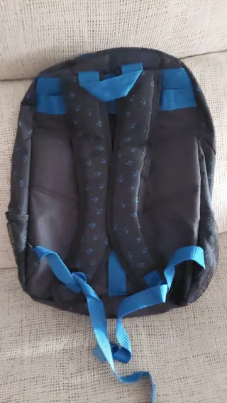 Mochila Negra y Azul con Diseño Musical