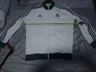 Chaqueta real madrid Adidas talla xl muy poco uso