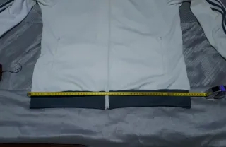 Chaqueta real madrid Adidas talla xl muy poco uso
