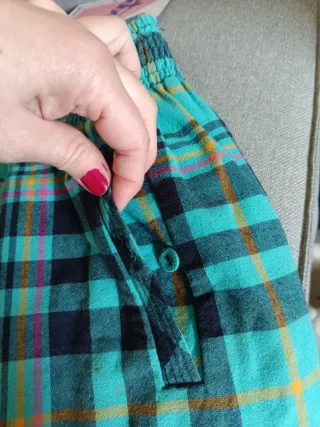 Falda de cuadros verde y azul