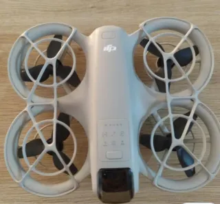 DJI NEO ( Dron,hub estación de carga,3 baterías)