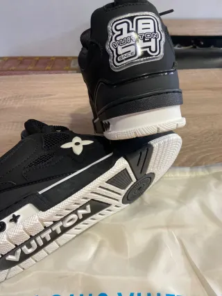 Zapatillas LV Trainer Talla 42 Nuevas