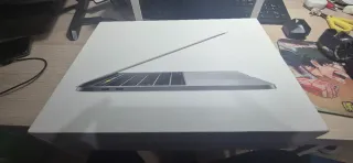 Apple MacBook Pro 13'' 8G 256MB Touch Bar
