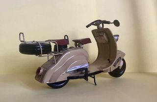 Moto Scooter Vintage Decorativa (24 cm)