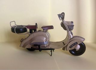 Moto Scooter Vintage Decorativa (24 cm)