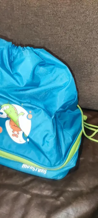 Mochila infantil Monsters Eroski