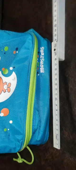 Mochila infantil Monsters Eroski