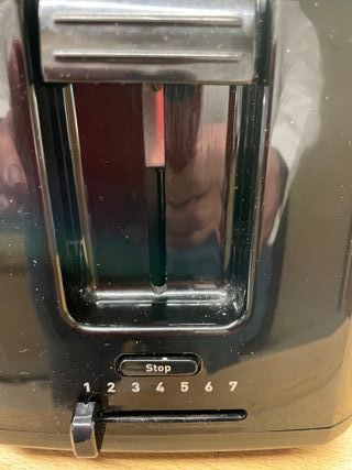 Tostadora de Pan, marca Tefal. Negro