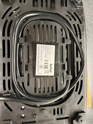 Tostadora de Pan, marca Tefal. Negro