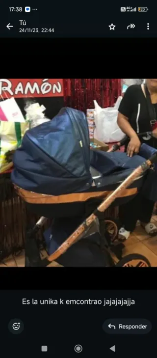 Carro de bebé azul marino