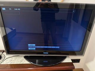 Toshiba 42” Full HD TV No smart