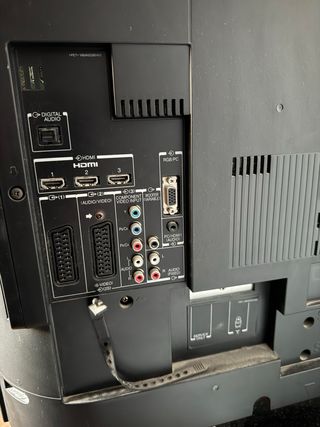 Toshiba 42” Full HD TV No smart